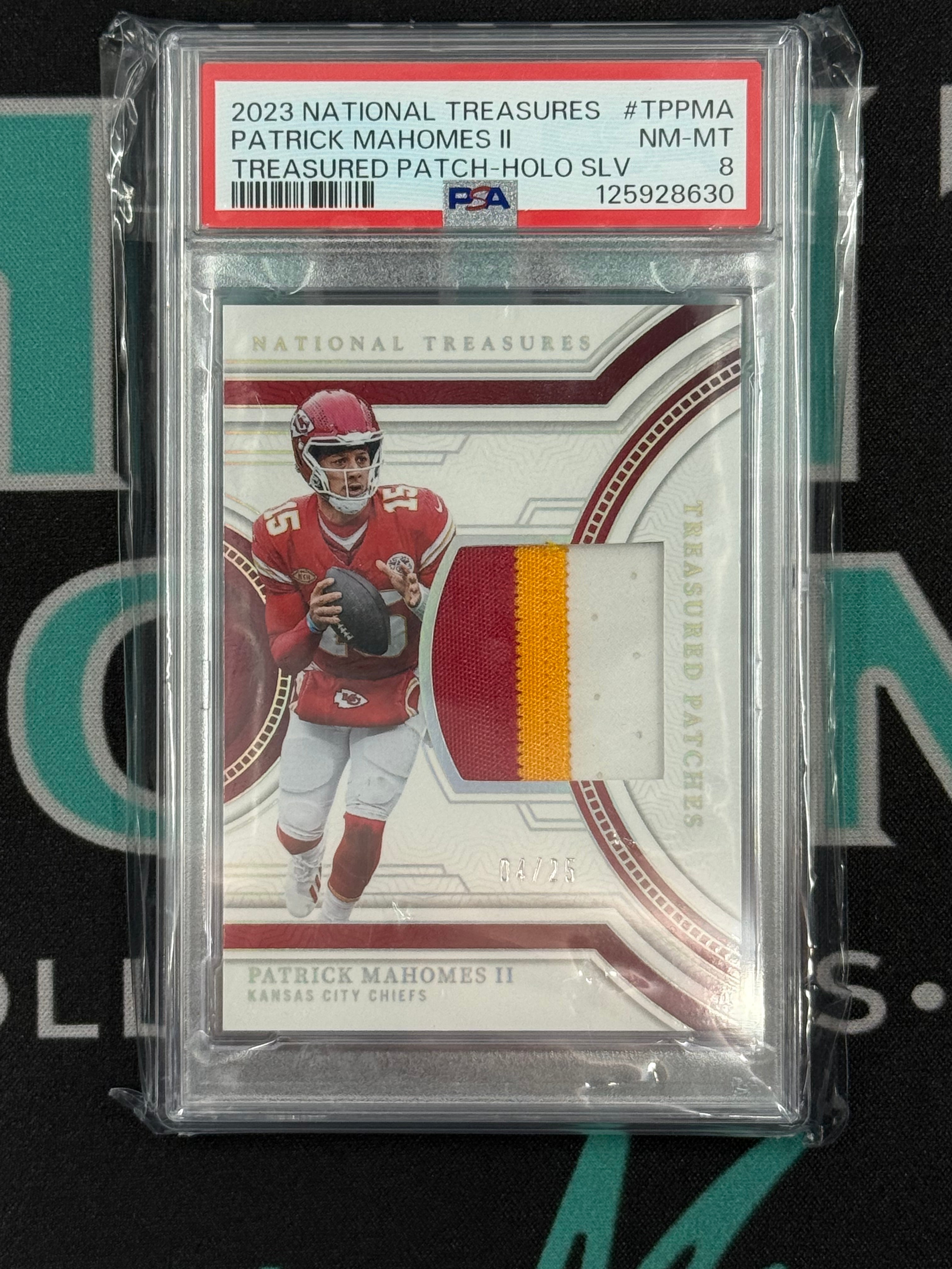 2023 National Treasures Patrick Mahomes II Silver Treasured Patch Holographic /25 PSA 8