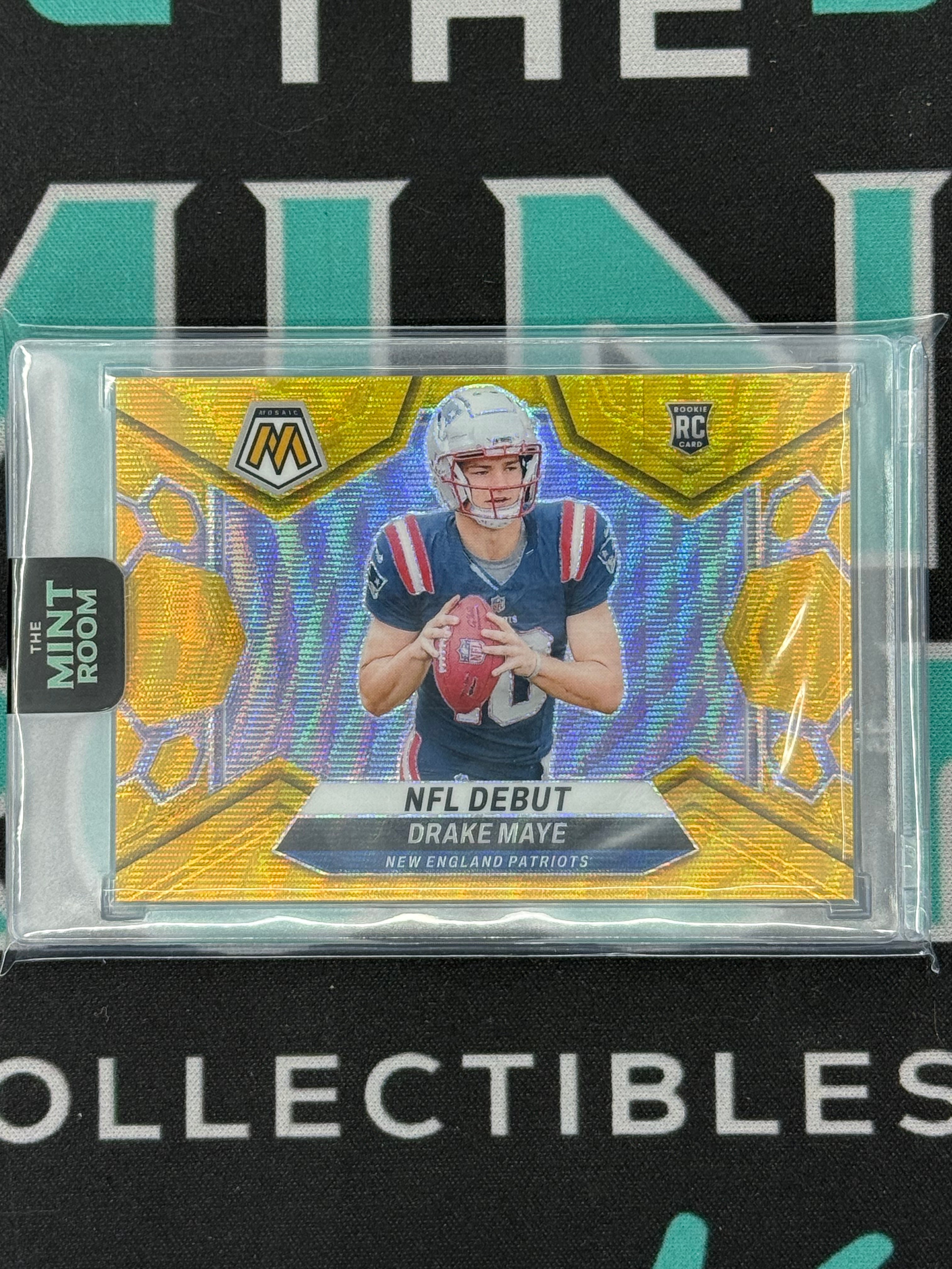 2024 Mosaic Drake Maye Prizm Rookie NFL Debut Gold Wave /17