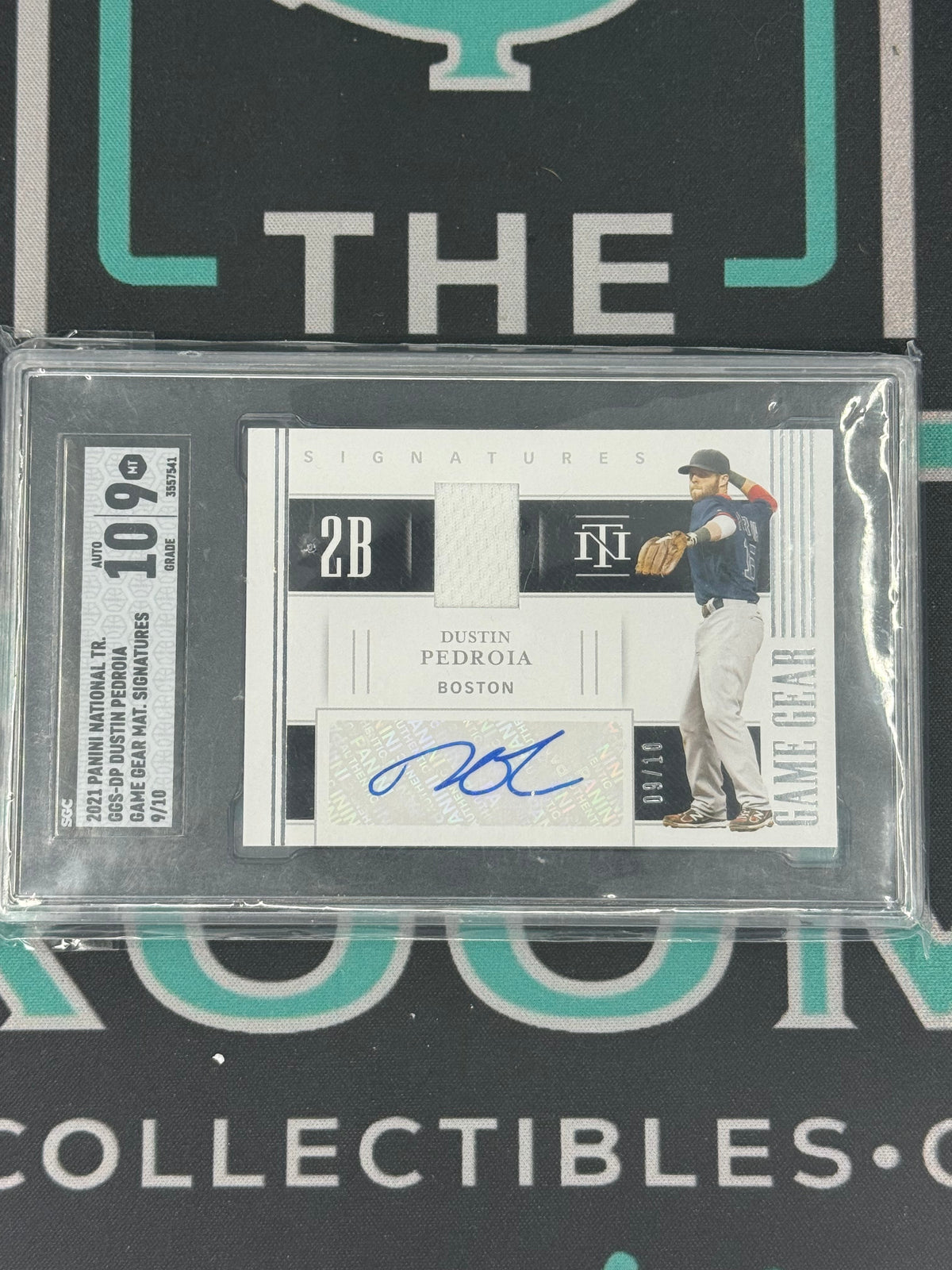 2021 Panini National Treasures Dustin Pedroia Patch Auto /10 SGC 10/9 Auto
